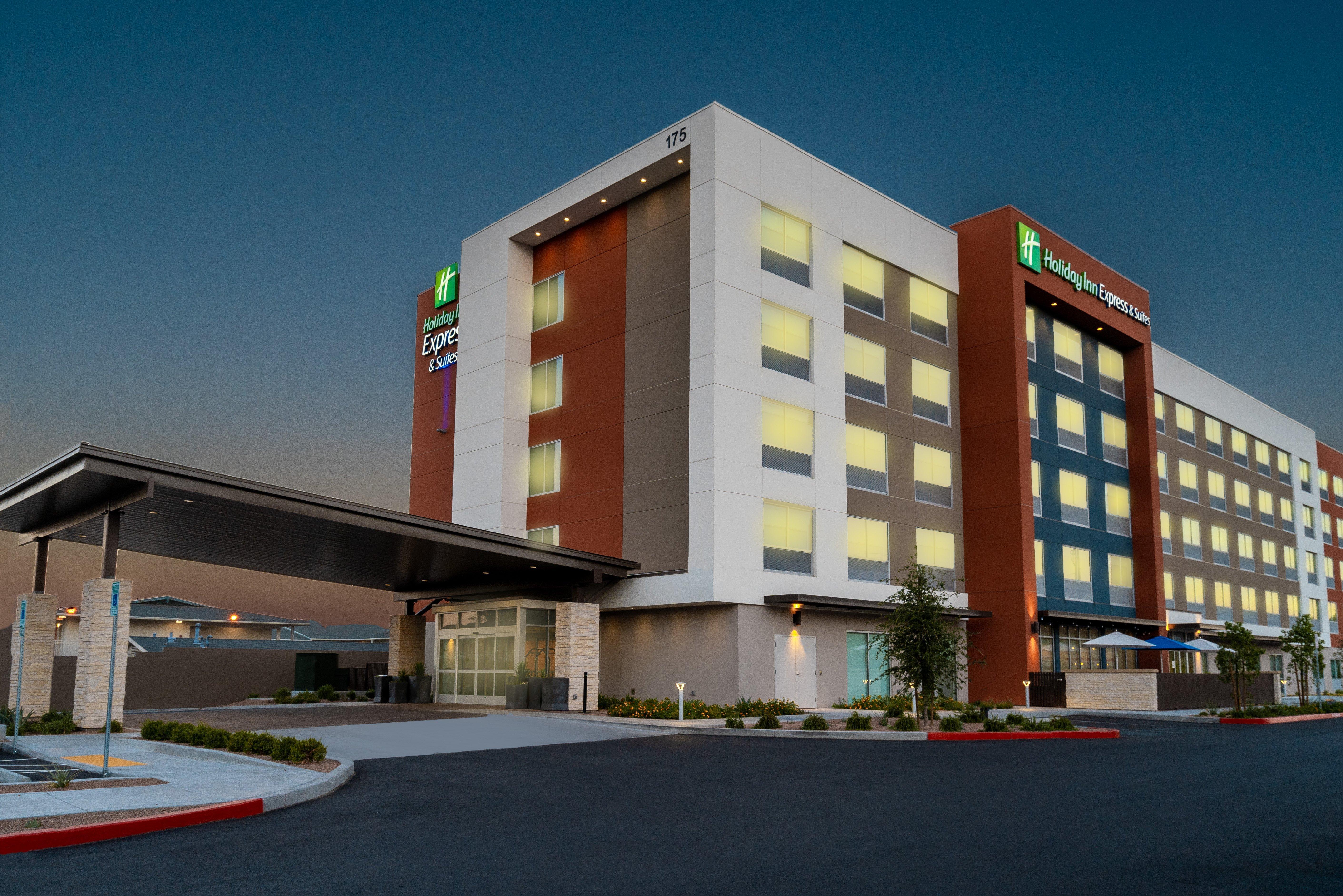 Holiday Inn Express & Suites - Las Vegas - E Tropicana By Ihg Buitenkant foto