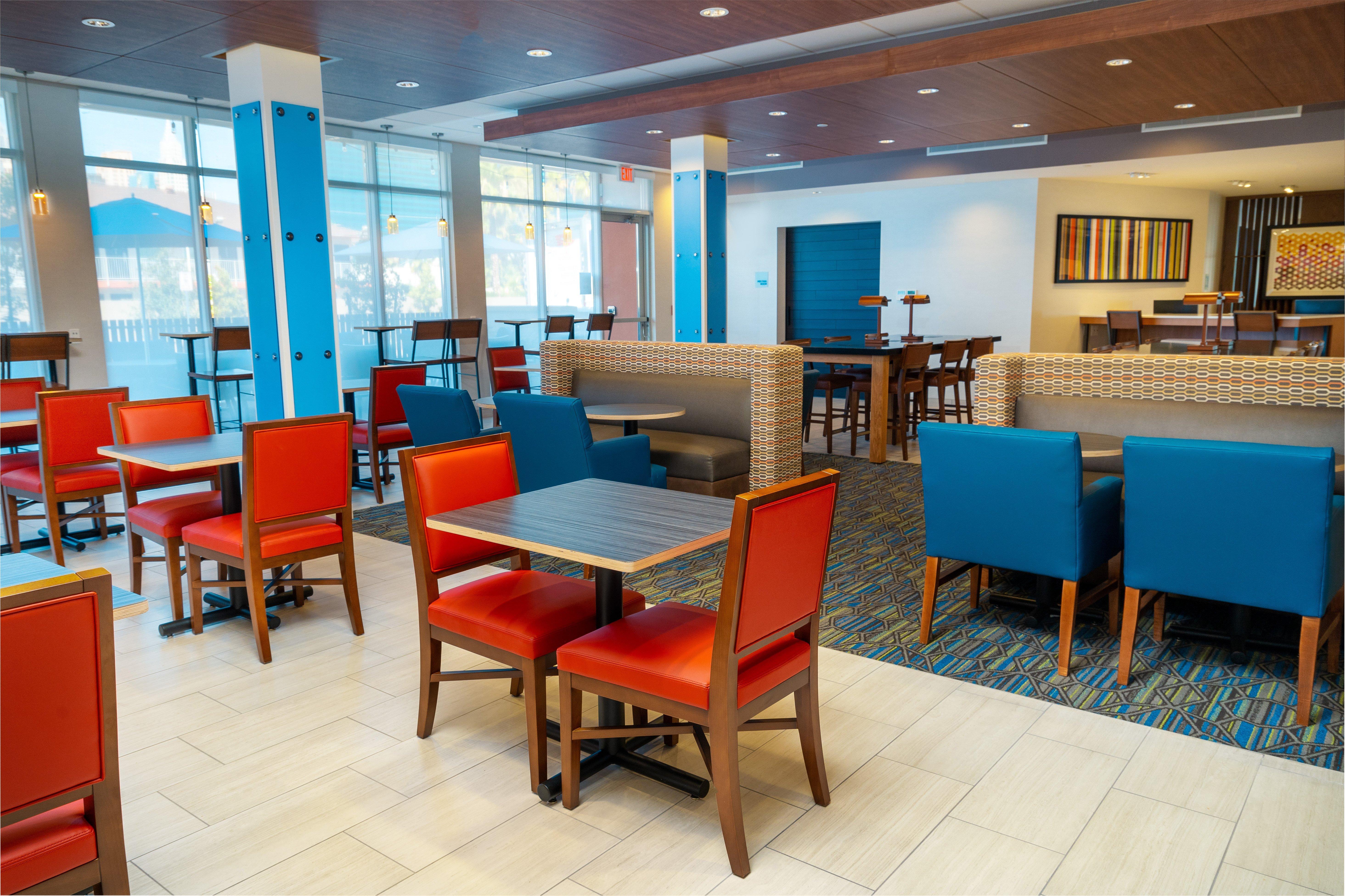 Holiday Inn Express & Suites - Las Vegas - E Tropicana By Ihg Buitenkant foto